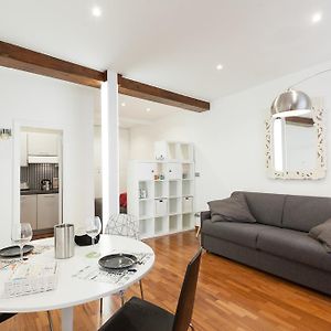 Urbana Lodge, Monti